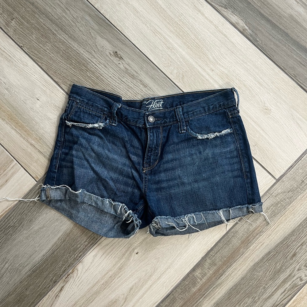 Old Navy The Flirt Jean Shorts Size 6